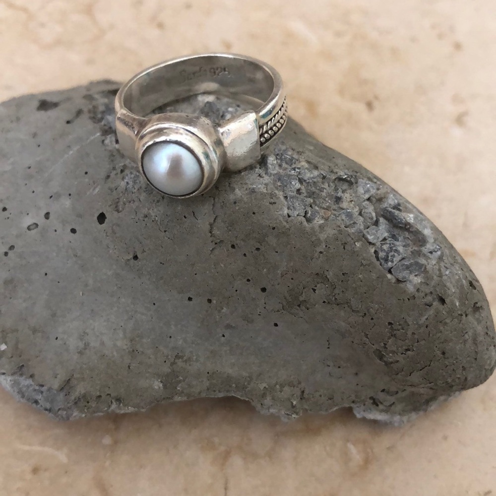 Silver pearl ring